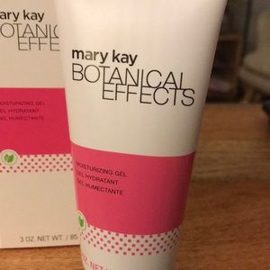 Mary Kay Makeup - NWT Botanical Effects Moisturizing Gel Mary Kay Makeup - NWT Botanical Effects Moisturizing Gel